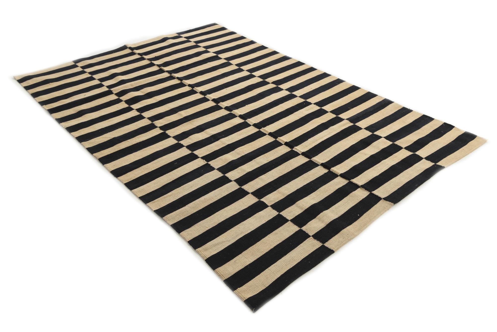 5' 4 x 7' 8 Hand Woven Kilim Modern Wool Rug