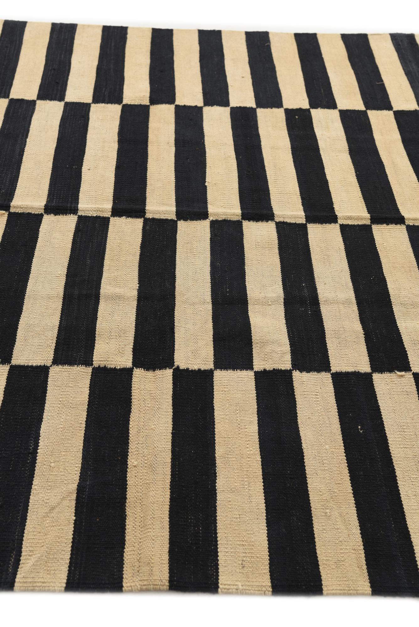 5' 4 x 7' 8 Hand Woven Kilim Modern Wool Rug