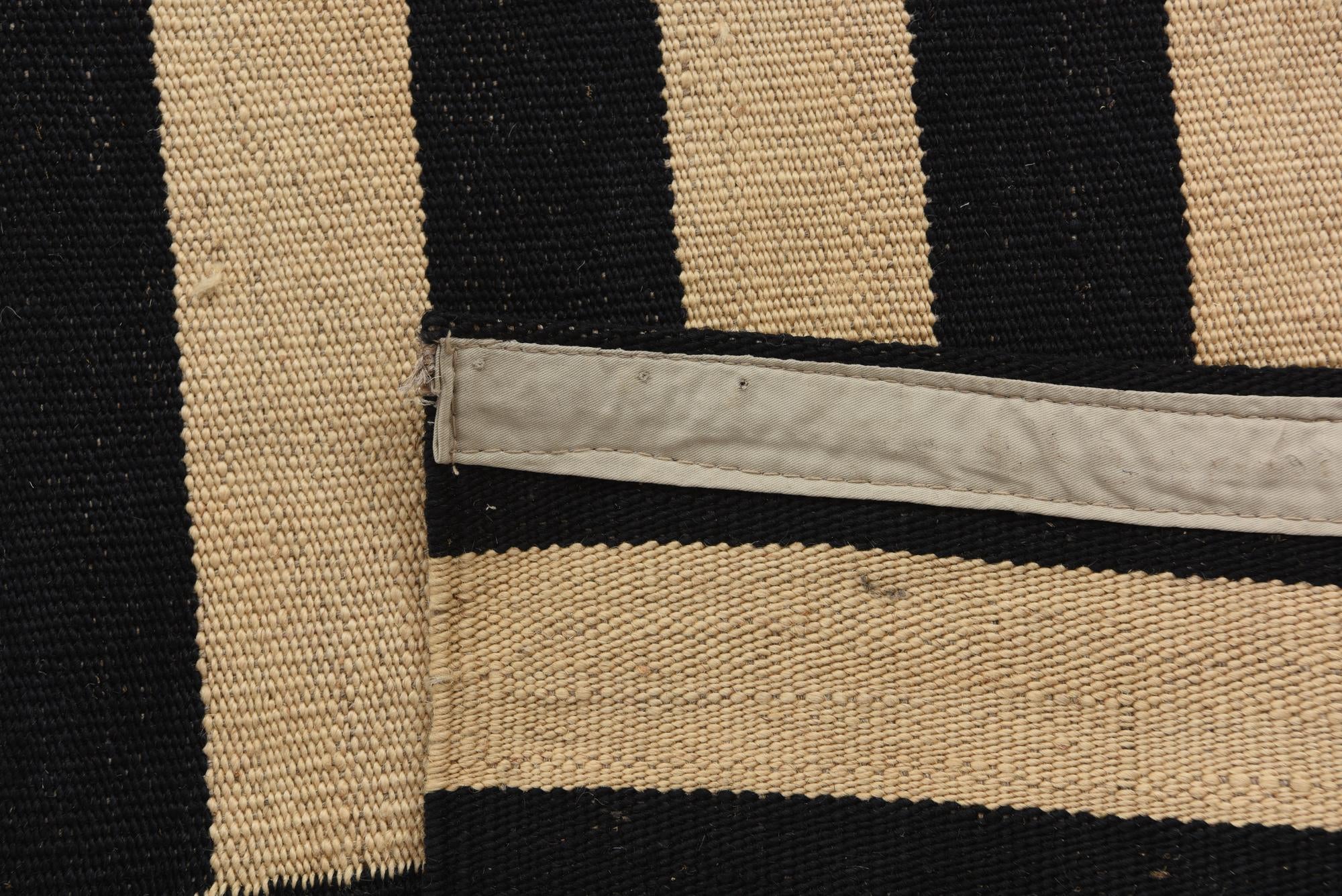 5' 4 x 7' 8 Hand Woven Kilim Modern Wool Rug
