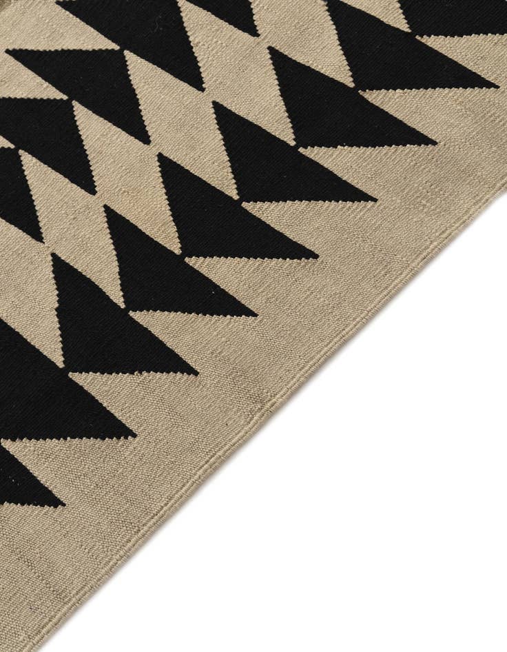 Detail image of 8' 2 x 9' 9  Hand Woven Kilim Modern Wool Rug