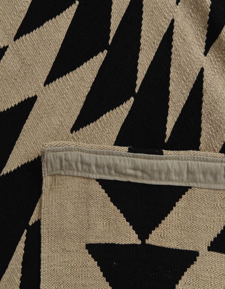 Detail image of 8' 2 x 9' 9  Hand Woven Kilim Modern Wool Rug