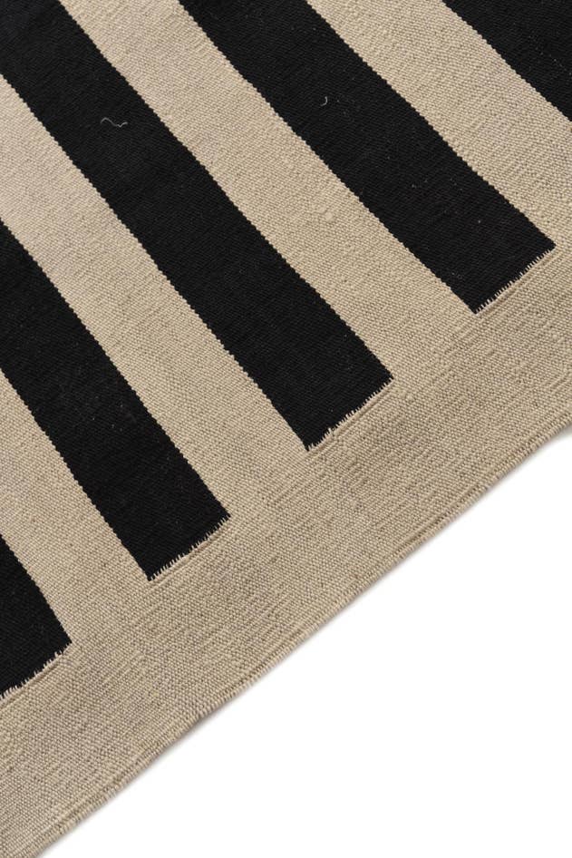 Detail image of 6' 7 x 9' 7 Hand Woven Kilim Modern Wool Rug