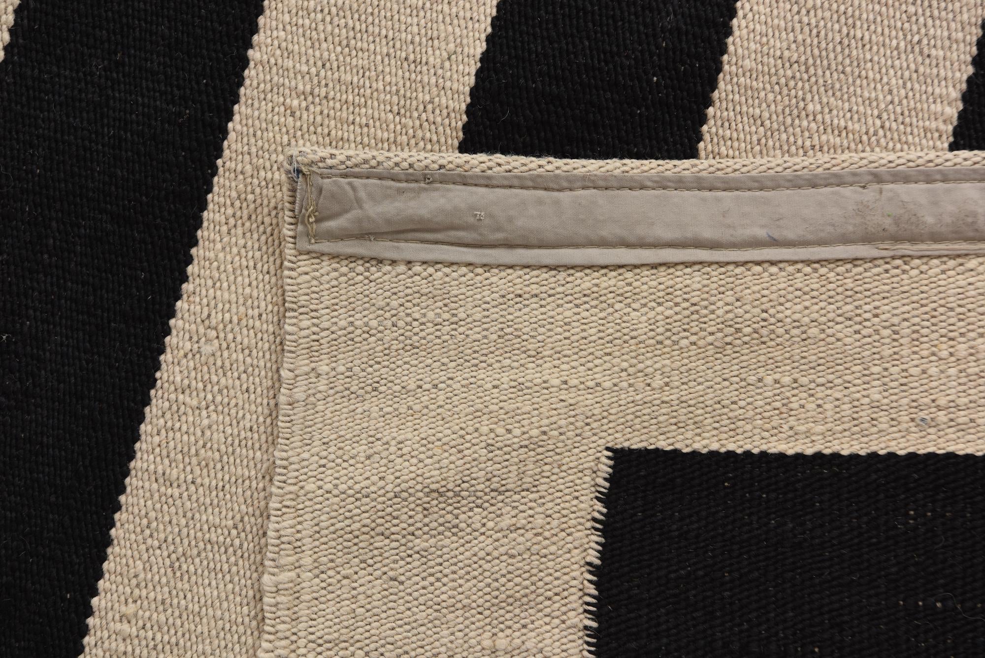 6' 7 x 9' 7 Hand Woven Kilim Modern Wool Rug