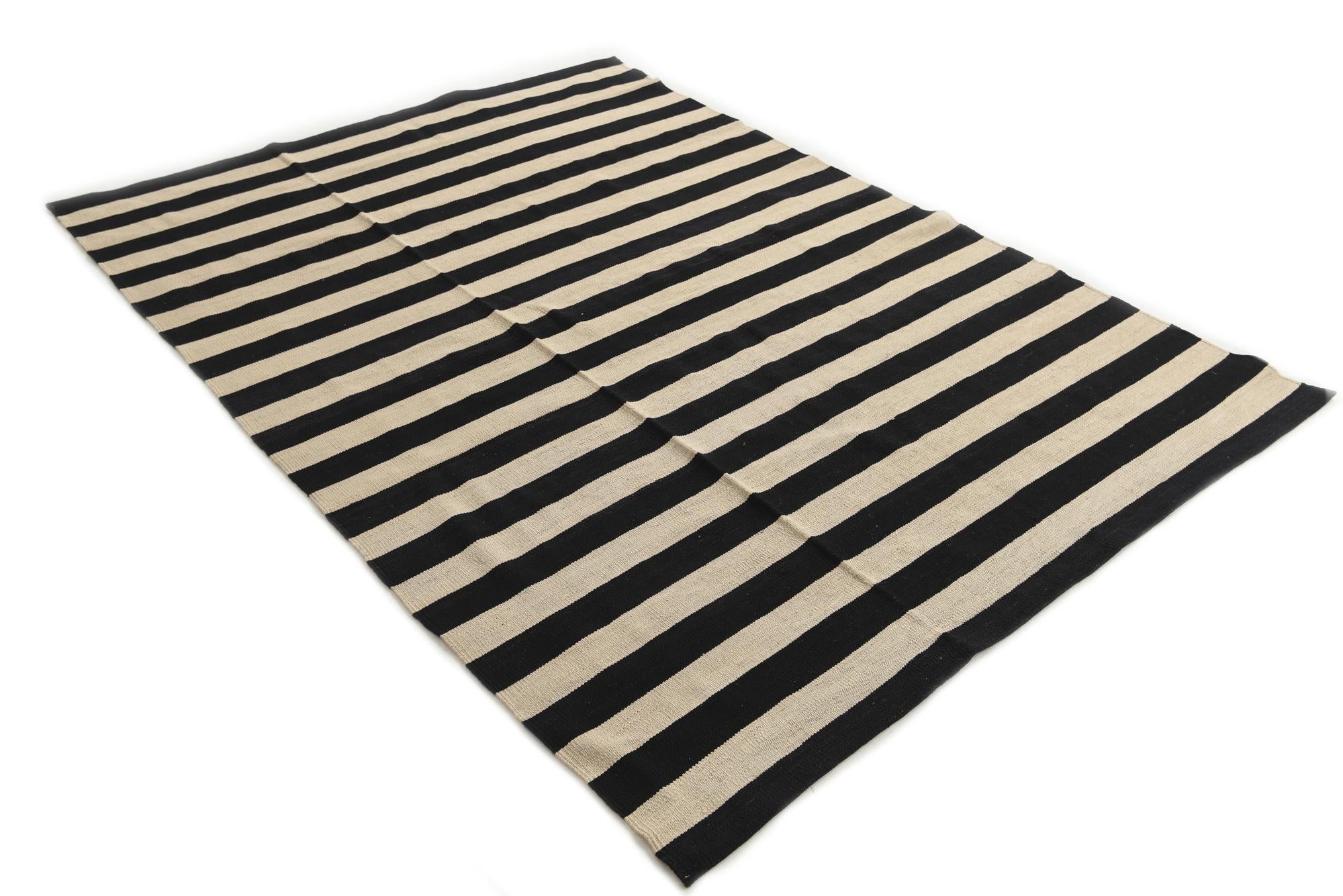 5' 7 x 7' 9 Hand Woven Kilim Modern Wool Rug