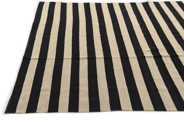 Detail image of 5' 7 x 7' 9 Hand Woven Kilim Modern Wool Rug