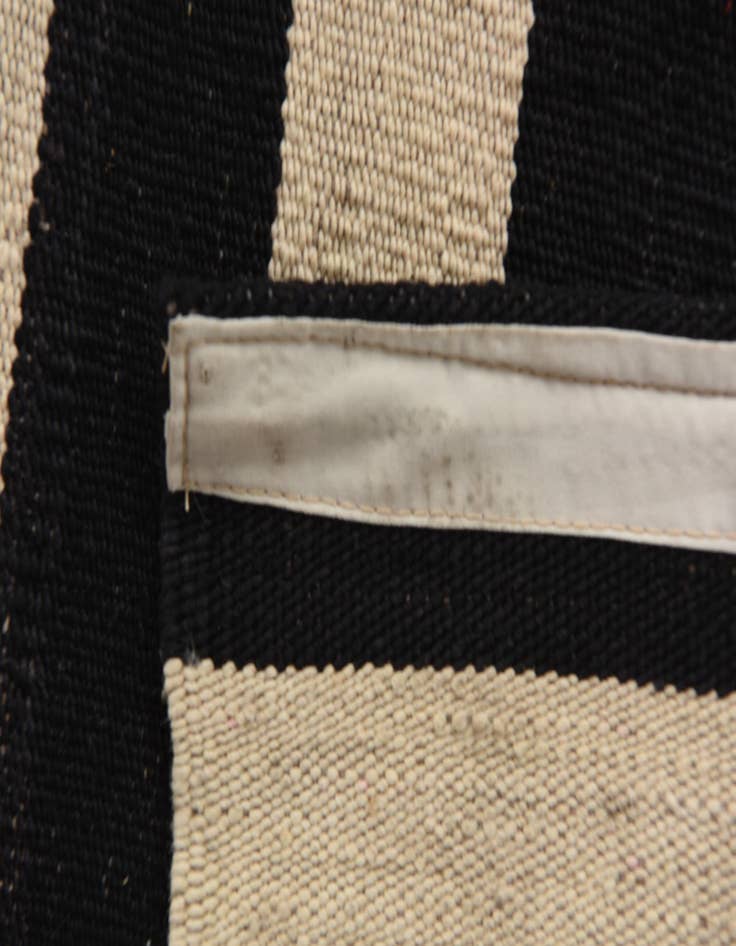 Detail image of 5' 7 x 7' 9  Hand Woven Kilim Modern Wool Rug