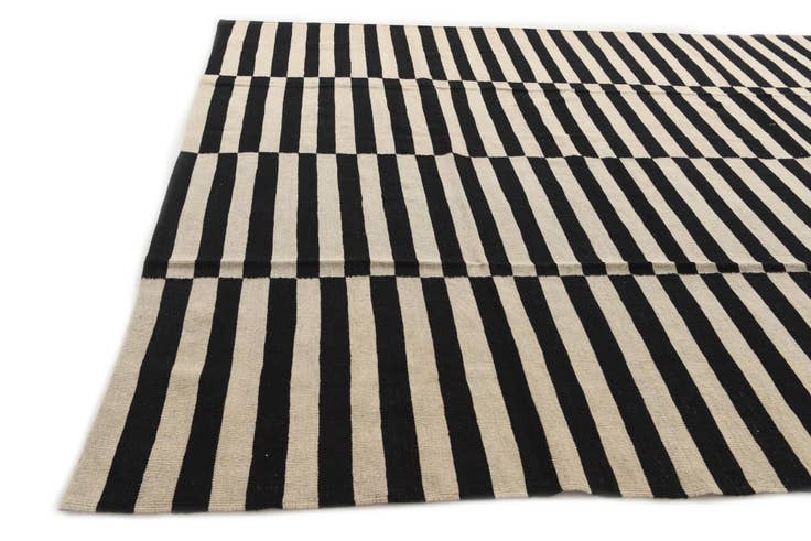 Detail image of 8' 4 x 9' 9 Hand Woven Kilim Modern Wool Rug