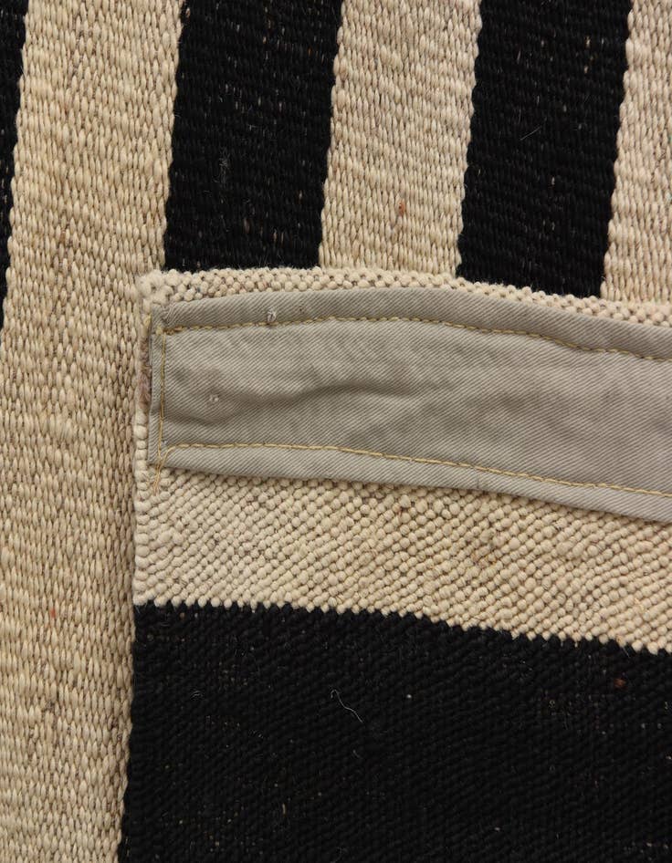 Detail image of 8' 4 x 9' 9  Hand Woven Kilim Modern Wool Rug