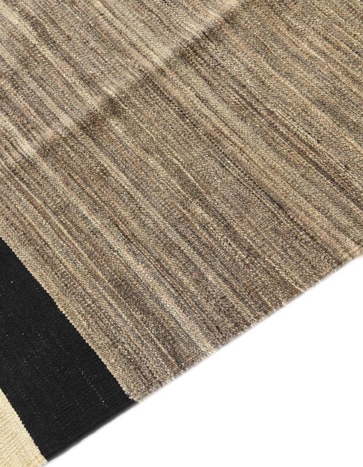 Detail image of 5' 5 x 7' 9  Hand Woven Kilim Modern Wool Rug