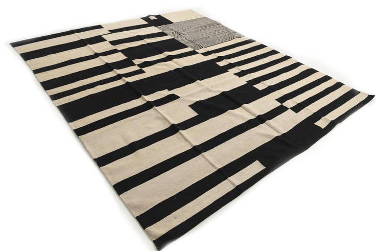 Detail image of 8' 2 x 9' 8 Hand Woven Kilim Modern Wool Rug