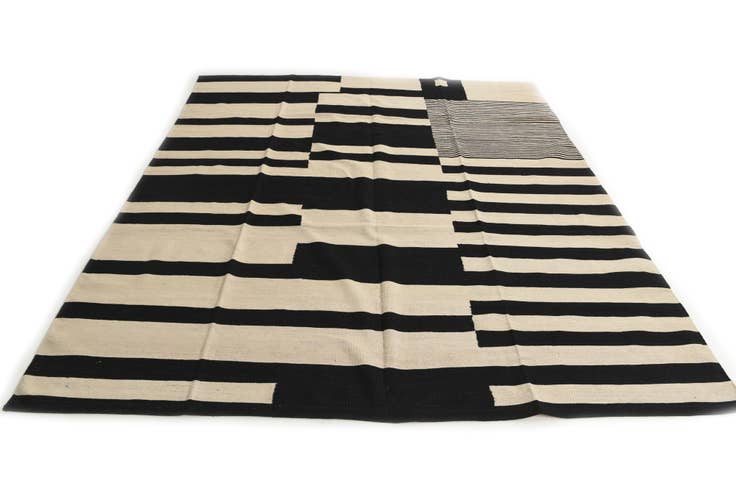 Detail image of 8' 2 x 9' 8 Hand Woven Kilim Modern Wool Rug