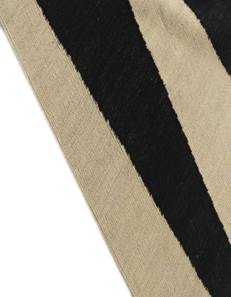 Detail image of 6' x 7' 9  Hand Woven Kilim Modern Wool Rug