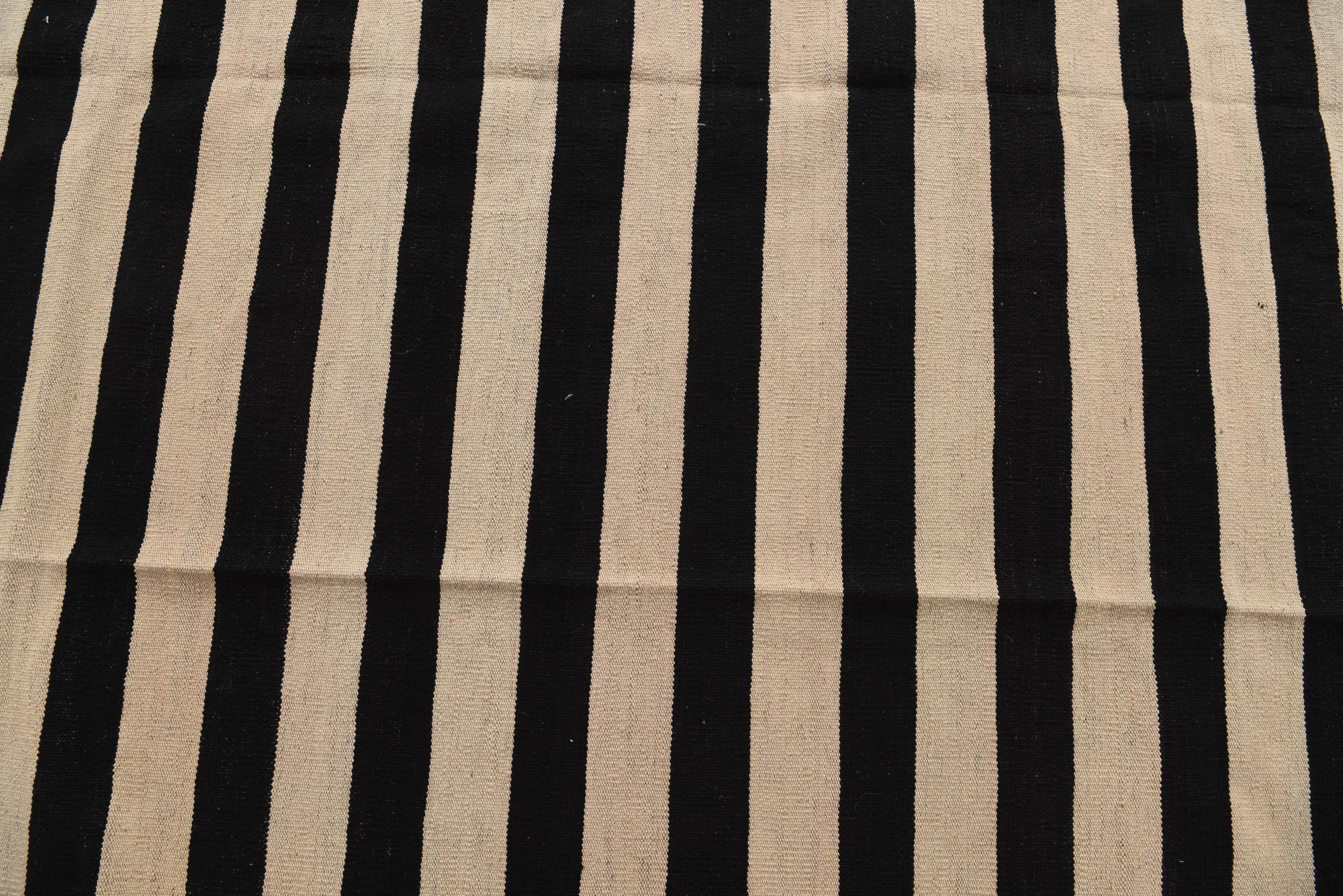8' 5 x 9' 8 Hand Woven Kilim Modern Wool Rug