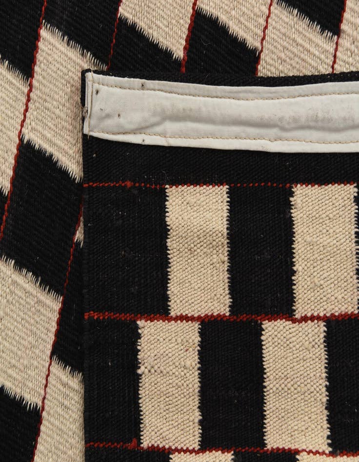 Detail image of 5' 8 x 7' 8  Hand Woven Kilim Modern Wool Rug