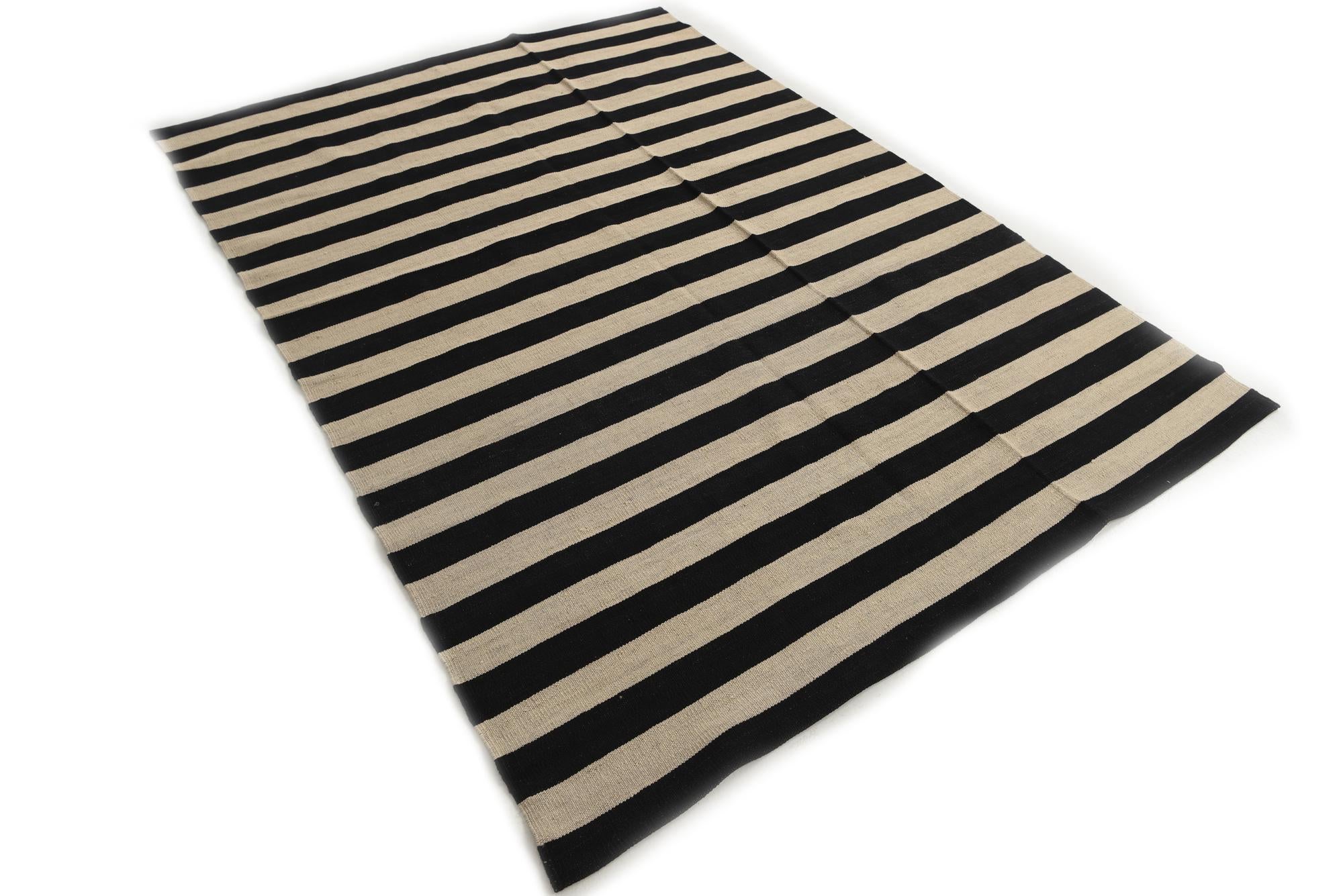 5' 7 x 7' 9 Hand Woven Kilim Modern Wool Rug