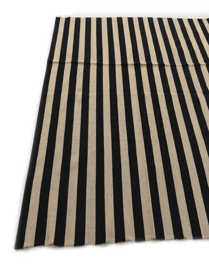 Detail image of 5' 7 x 7' 9  Hand Woven Kilim Modern Wool Rug