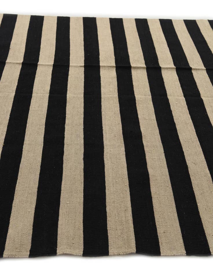 Detail image of 5' 7 x 7' 9  Hand Woven Kilim Modern Wool Rug