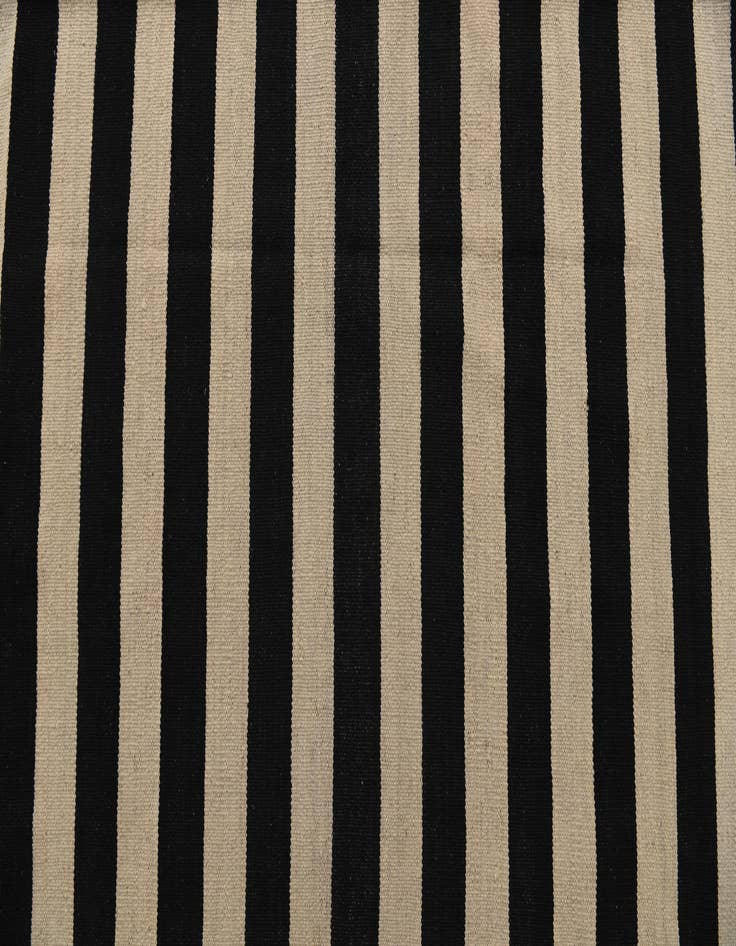 Detail image of 5' 7 x 7' 9  Hand Woven Kilim Modern Wool Rug