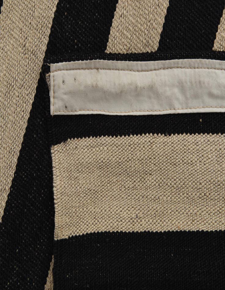 Detail image of 5' 7 x 7' 9  Hand Woven Kilim Modern Wool Rug