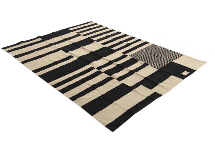 Detail image of 5' 10 x 7' 4 Hand Woven Kilim Modern Wool Rug