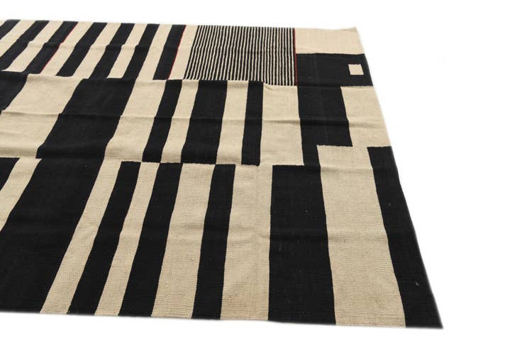 Detail image of 5' 10 x 7' 4 Hand Woven Kilim Modern Wool Rug