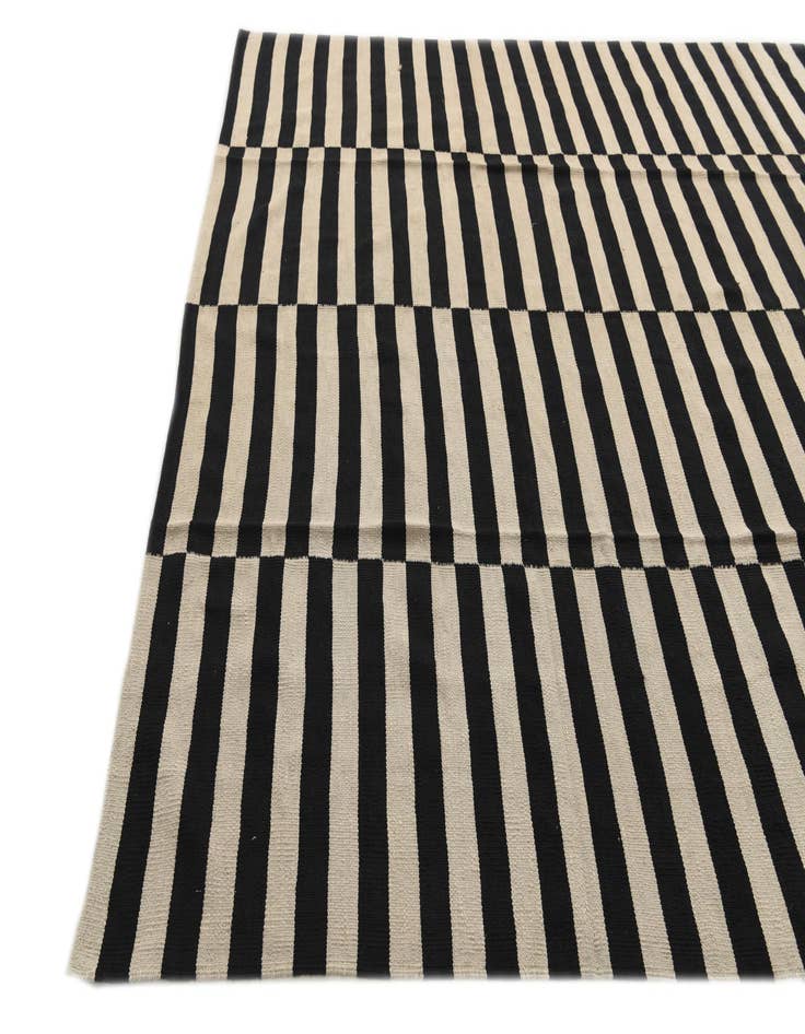 Detail image of 8' 3 x 9' 7  Hand Woven Kilim Modern Wool Rug