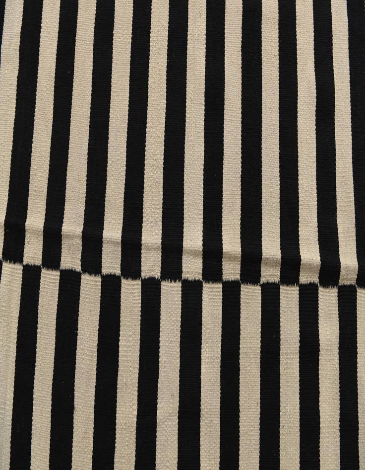 Detail image of 8' 3 x 9' 7  Hand Woven Kilim Modern Wool Rug