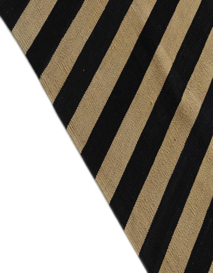 Detail image of 8' 5 x 11' 4  Hand Woven Kilim Modern Wool Rug