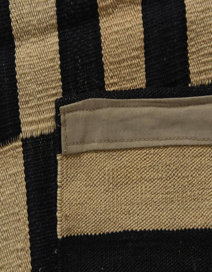 Detail image of 8' 5 x 11' 4  Hand Woven Kilim Modern Wool Rug