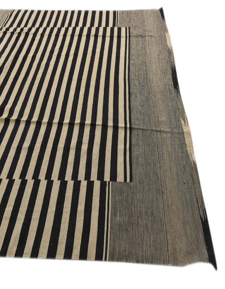 Detail image of 8' 2 x 9' 7  Hand Woven Kilim Modern Wool Rug