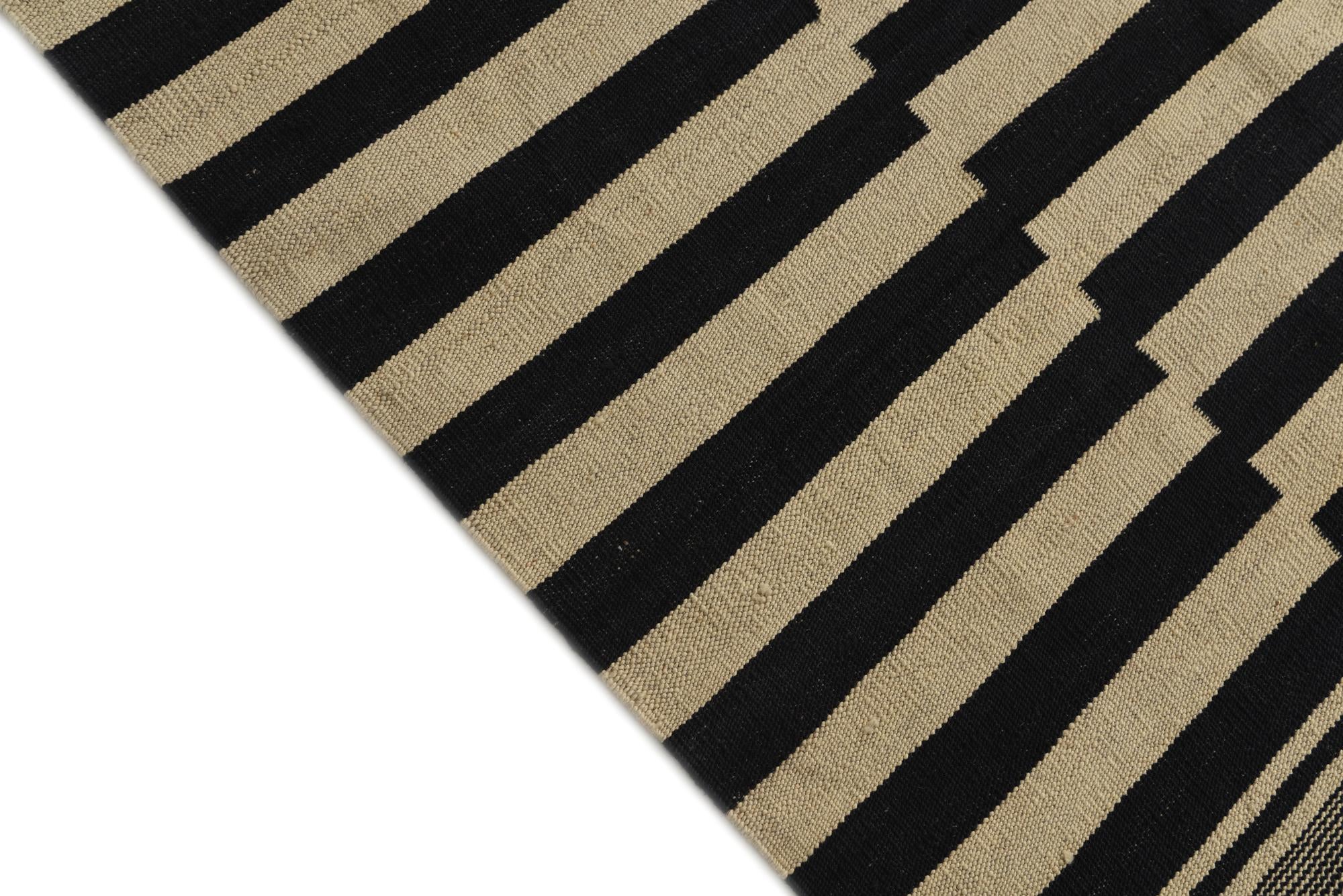 8' 2 x 9' 7 Hand Woven Kilim Modern Wool Rug