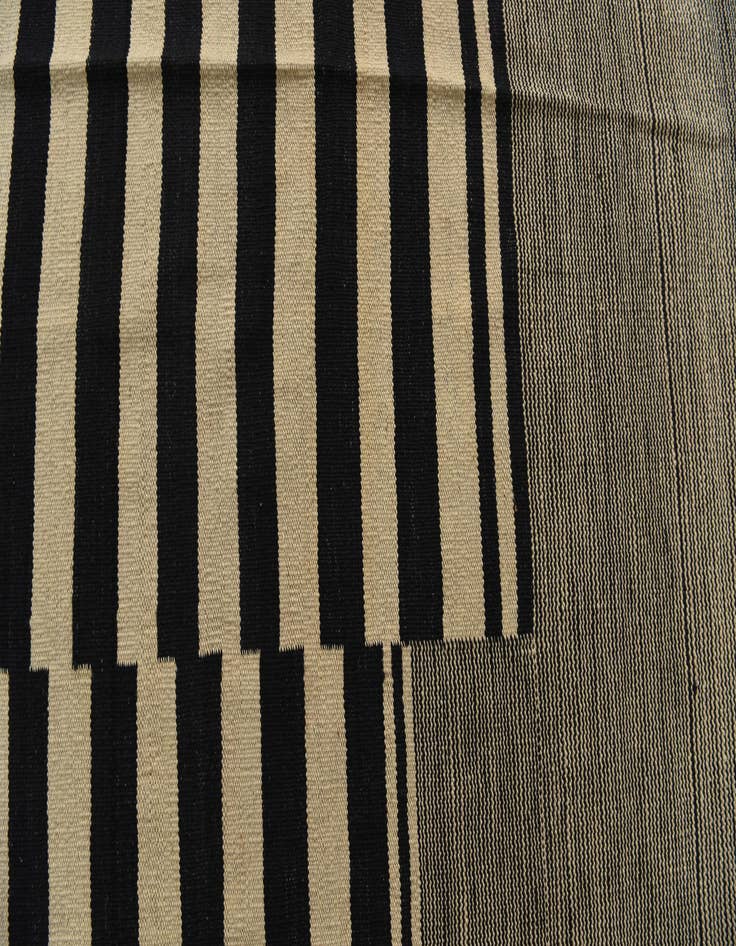 Detail image of 8' 2 x 9' 7  Hand Woven Kilim Modern Wool Rug