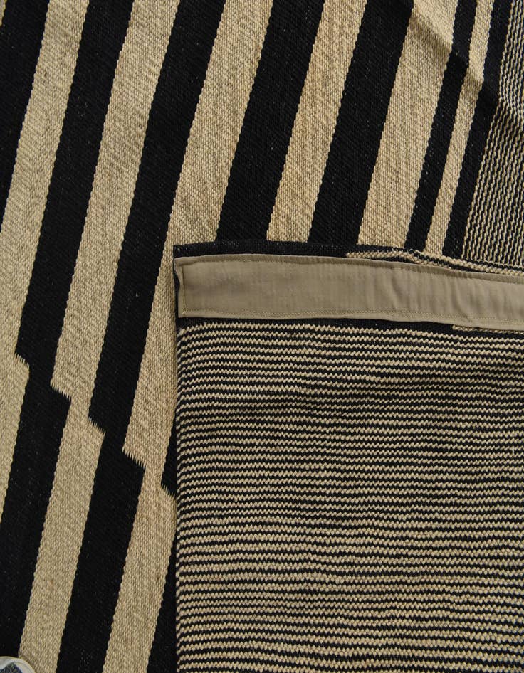 Detail image of 8' 2 x 9' 7  Hand Woven Kilim Modern Wool Rug