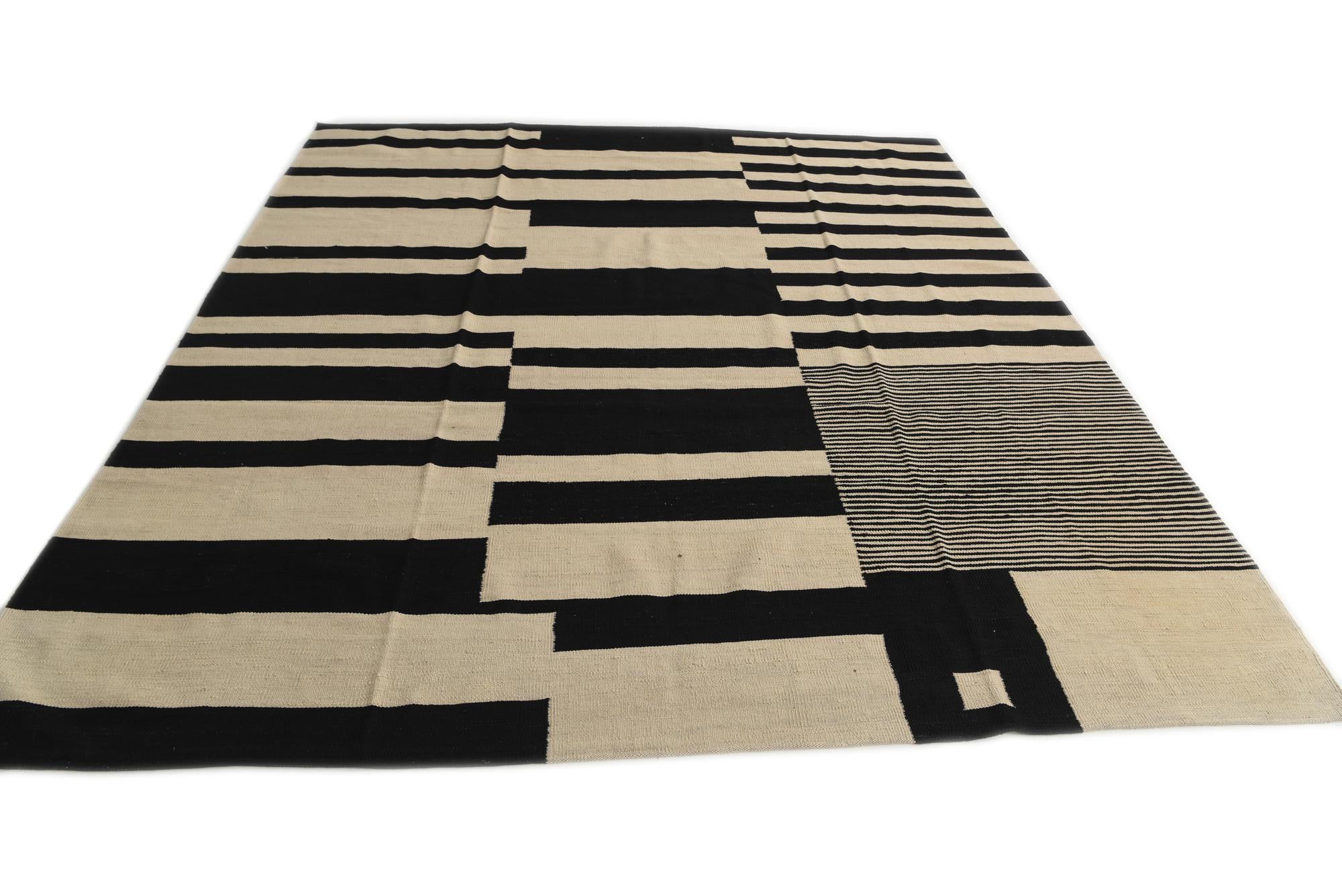 8' 7 x 9' 7 Hand Woven Kilim Modern Wool Rug