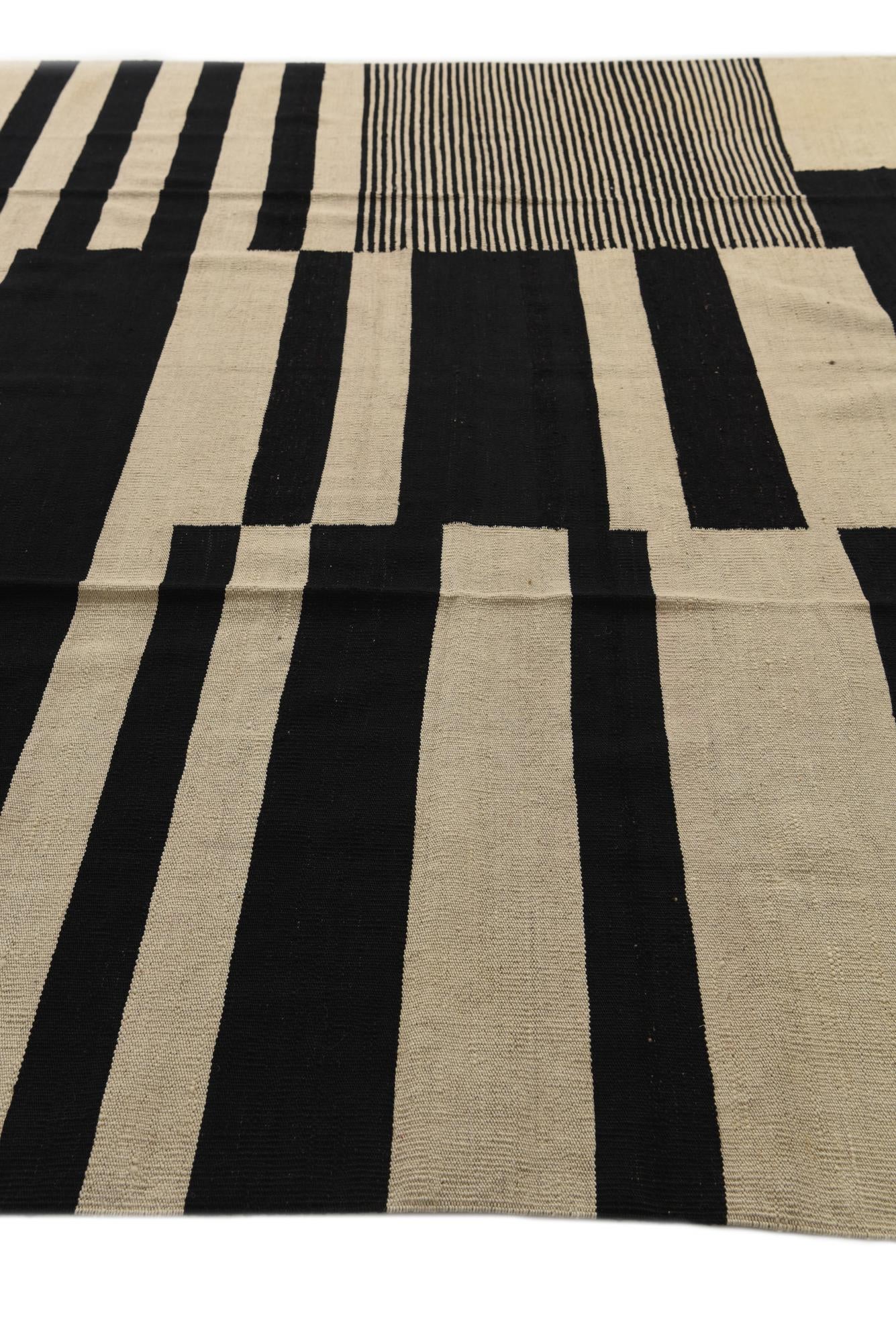 8' 7 x 9' 7 Hand Woven Kilim Modern Wool Rug