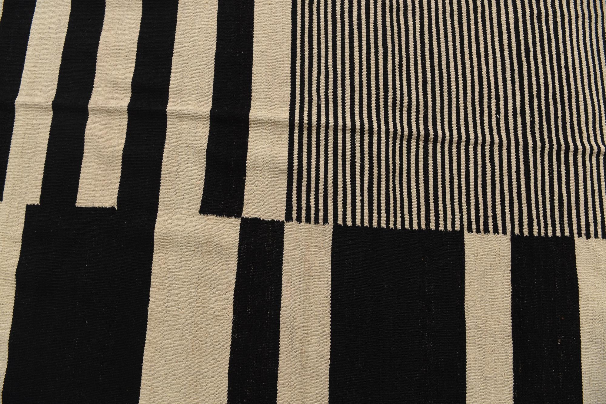 8' 7 x 9' 7 Hand Woven Kilim Modern Wool Rug
