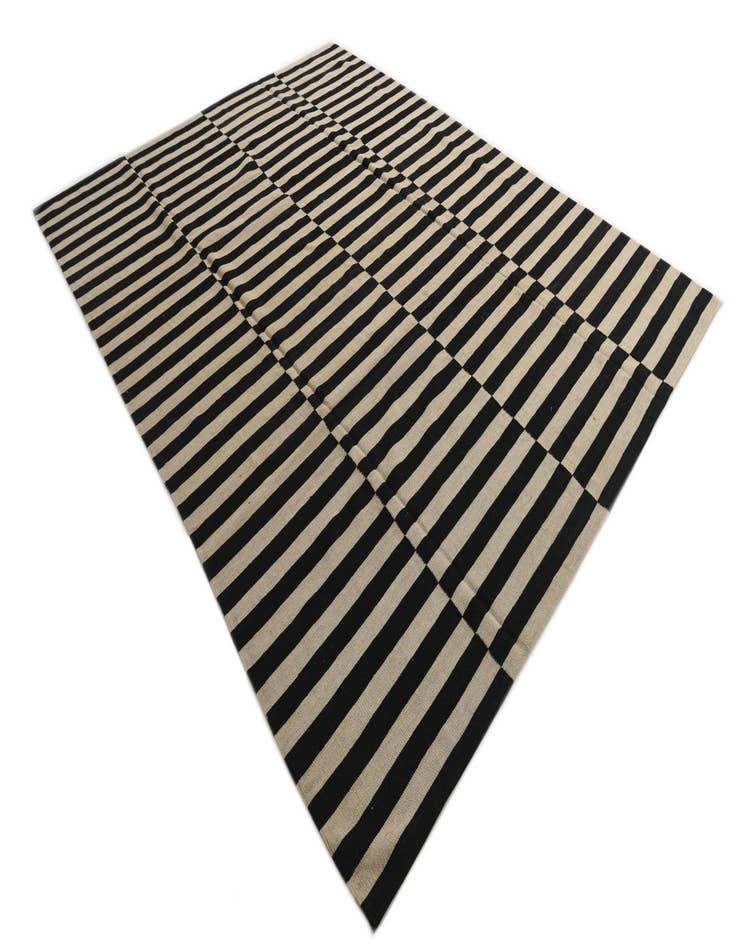 Detail image of 8' 7 x 11' 1  Hand Woven Kilim Modern Wool Rug