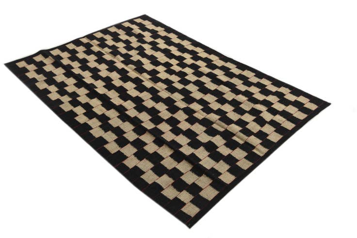 Detail image of 4' 2 x 5' 10 Hand Woven Kilim Modern Wool Rug