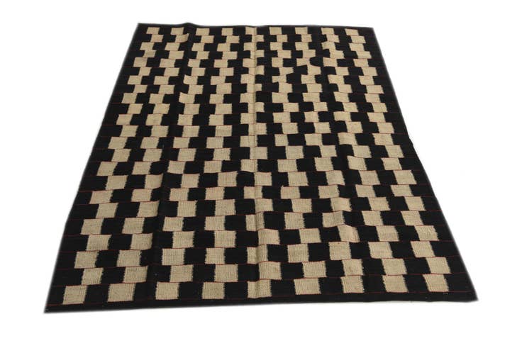 Detail image of 4' 2 x 5' 10 Hand Woven Kilim Modern Wool Rug