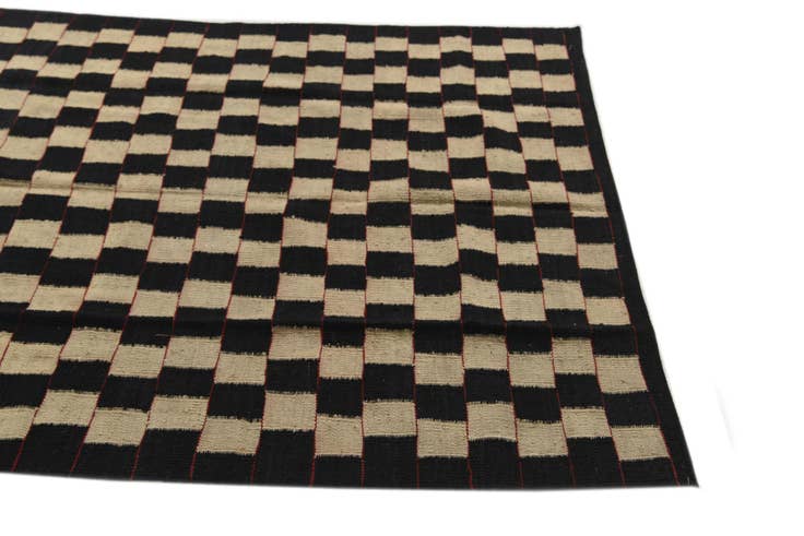 Detail image of 4' 2 x 5' 10 Hand Woven Kilim Modern Wool Rug