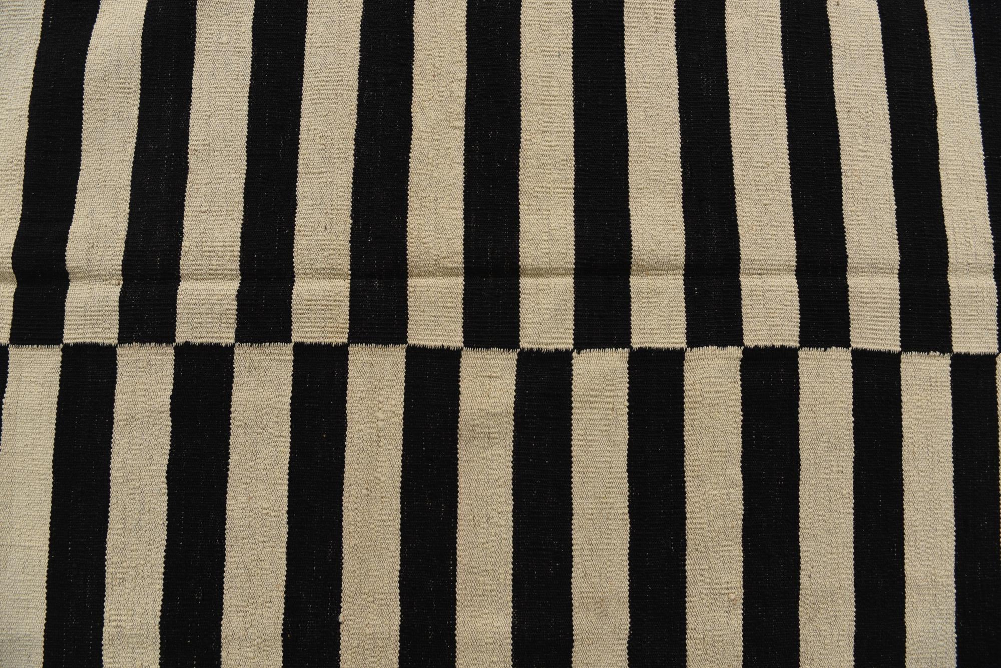 8' 7 x 9' 10 Hand Woven Kilim Modern Wool Rug