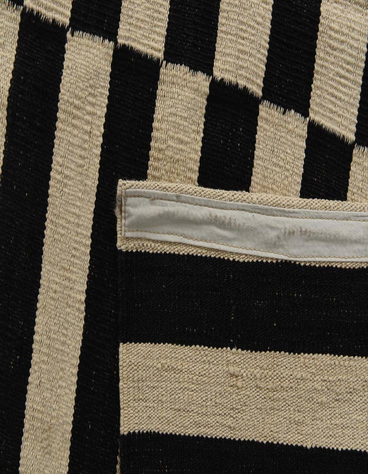 Detail image of 8' 7 x 9' 10  Hand Woven Kilim Modern Wool Rug