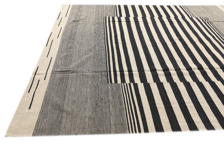 Detail image of 8' 4 x 9' 6 Hand Woven Kilim Modern Wool Rug