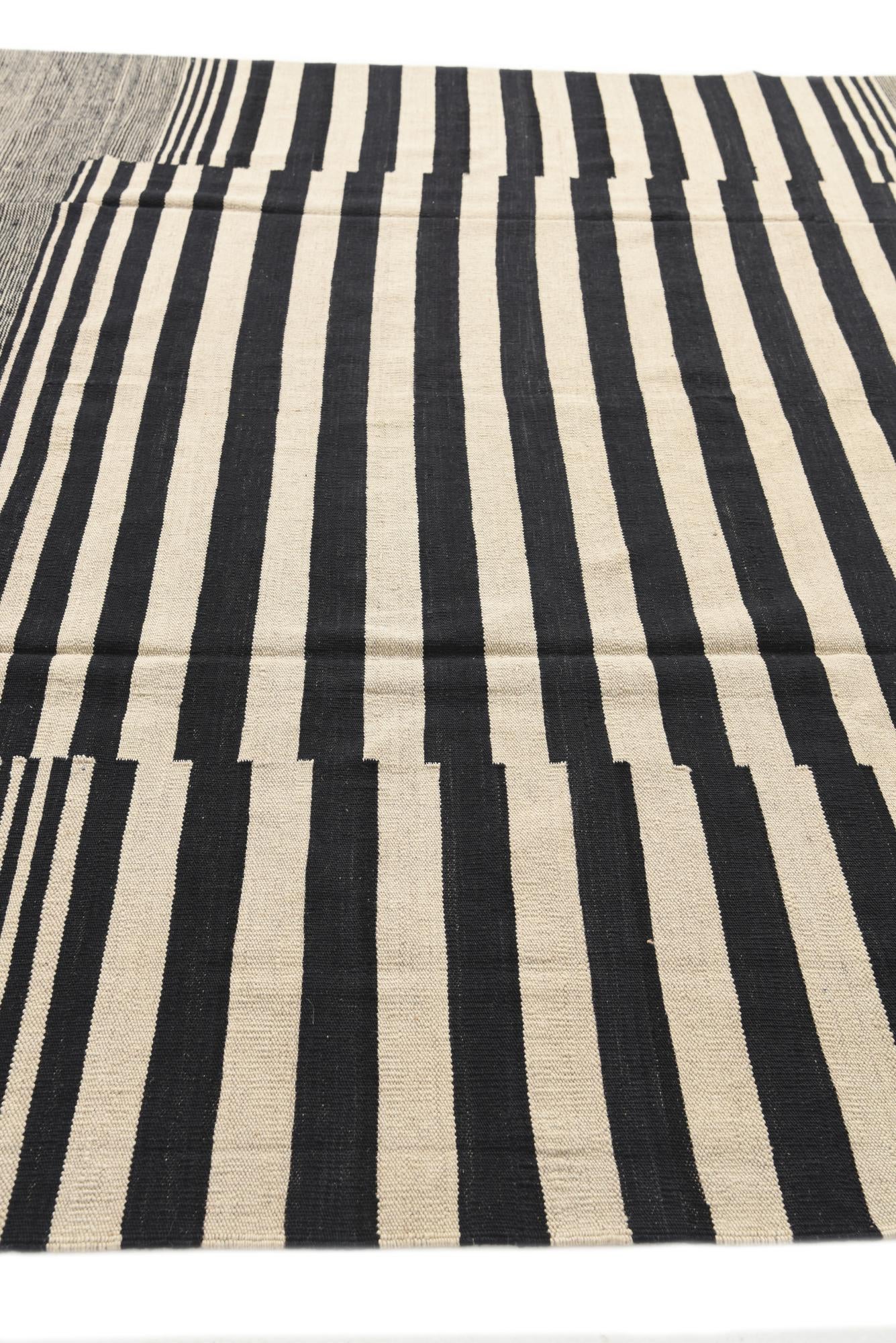 8' 4 x 9' 6 Hand Woven Kilim Modern Wool Rug