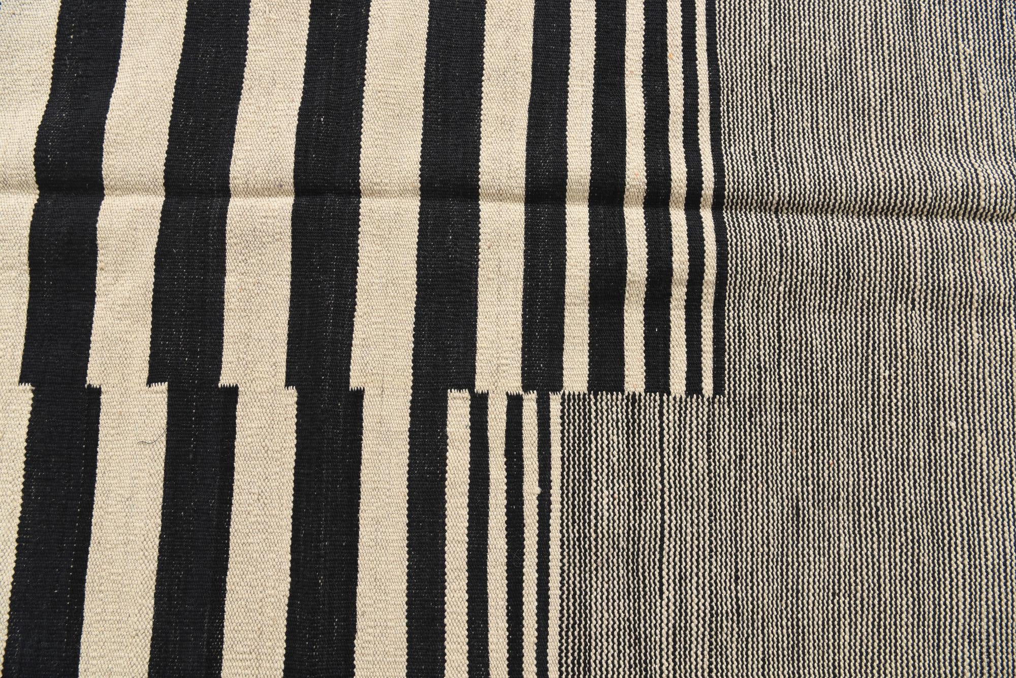 8' 4 x 9' 6 Hand Woven Kilim Modern Wool Rug