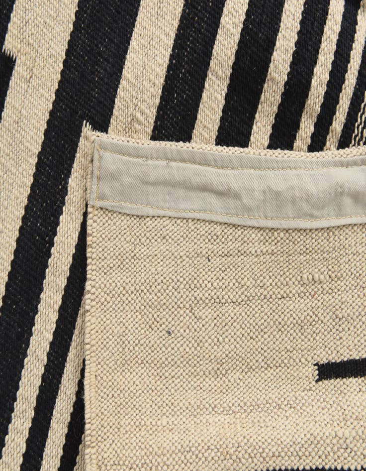 Detail image of 8' 4 x 9' 6  Hand Woven Kilim Modern Wool Rug