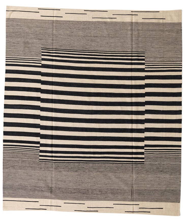 Detail image of 8' 4 x 9' 6 Hand Woven Kilim Modern Wool Rug