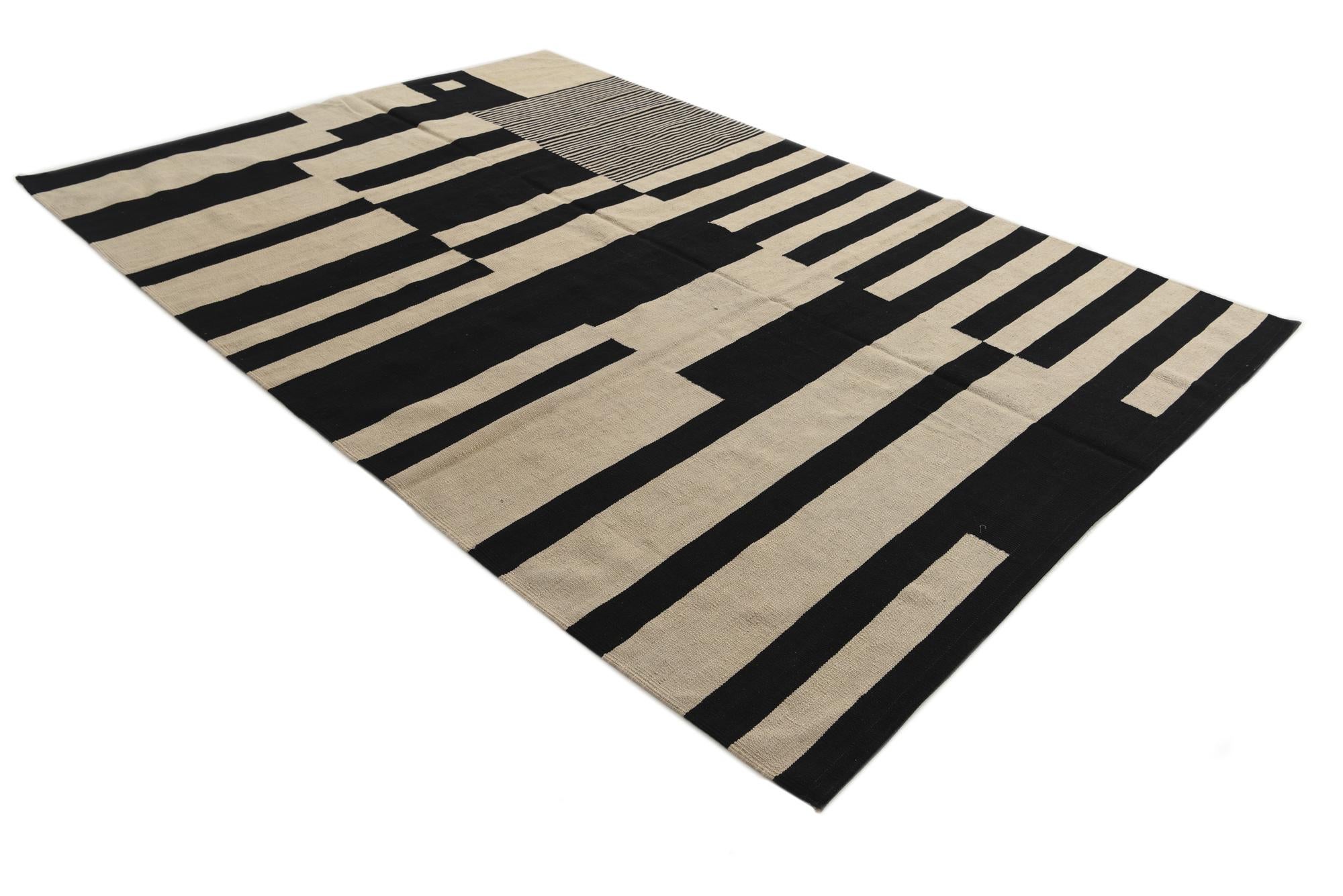 6' 8 x 9' 8 Hand Woven Kilim Modern Wool Rug