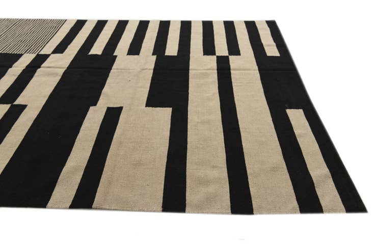 Detail image of 6' 8 x 9' 8 Hand Woven Kilim Modern Wool Rug