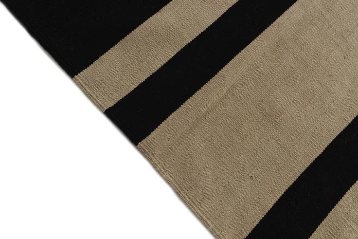 Detail image of 6' 8 x 9' 8 Hand Woven Kilim Modern Wool Rug